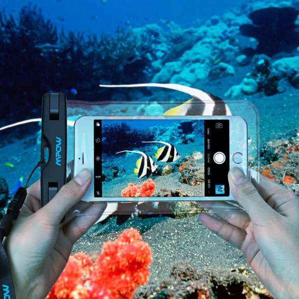 Une pochette étanche pour votre smartphone pour prendre de belles photos sous l'eau