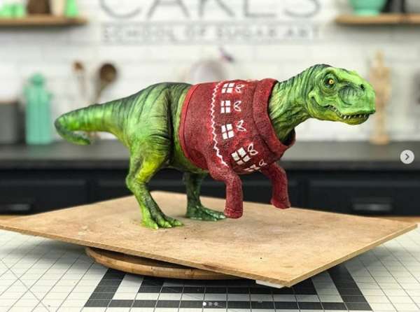 Un T-rex en gâteau parfaitement sculpté