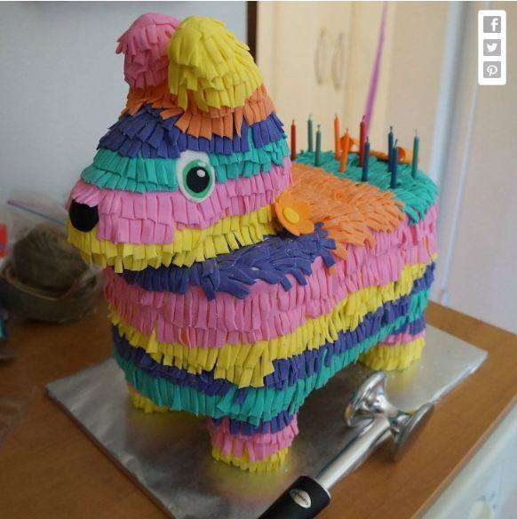 Gâteau d'anniversaire forme Pinata