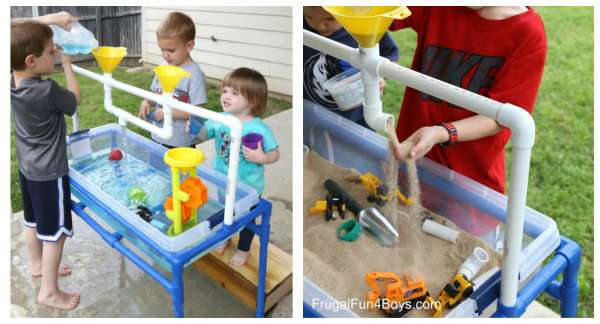 Une table de jeu sensorielle avec des tuyaux en PVC pour les enfants