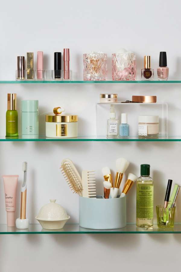 Nettoyez vos boîtes de maquillage avec une lingette