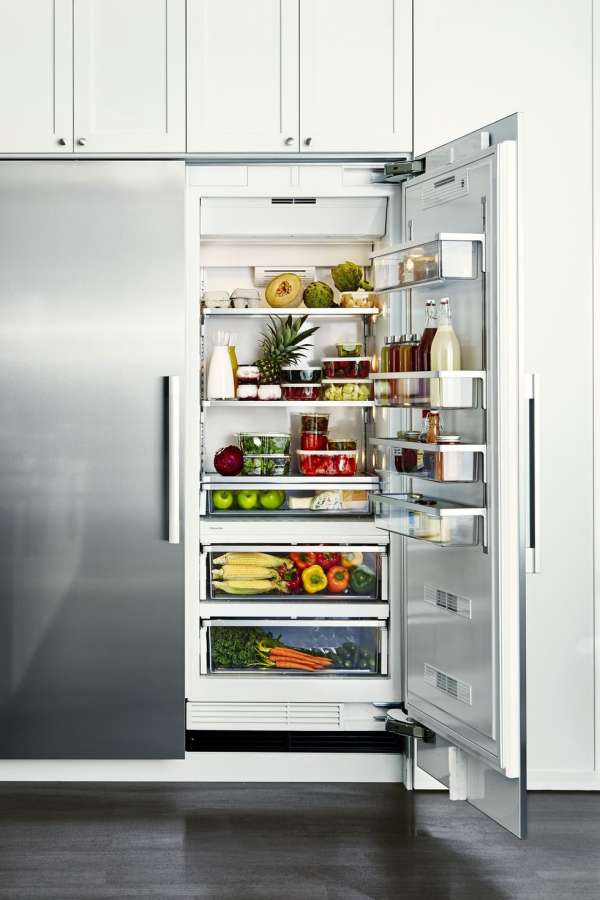 Passez un coup d'éponge sur l'intérieur de votre réfrigérateur