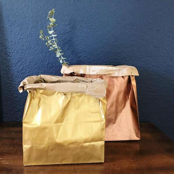 Utilisez les sacs en papier kraft renforcé comme cache-pots pas comme les autres