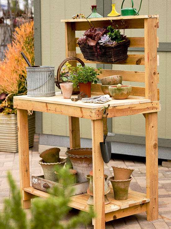 Une table à rempoter en palette pour votre atelier jardinage
