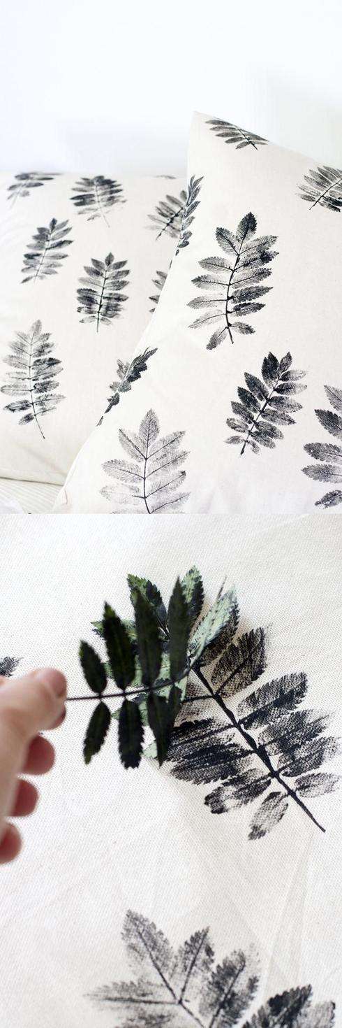 Décorez vos coussins avec des feuilles et de la peinture