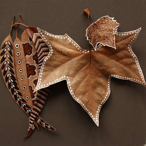 Remplissez un bol avec ces belles feuilles décorées à la main