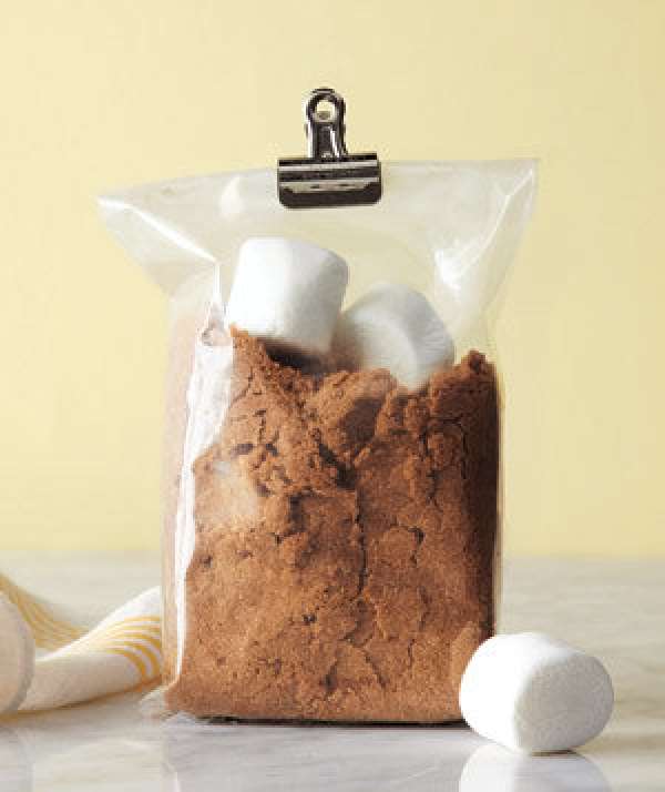 Evitez le durcissement du sucre brun en plaçant de la guimauve dans la boite ou le sachet de sucre