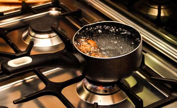 Réutiliser l'eau de cuisson ou de lavage des légumes