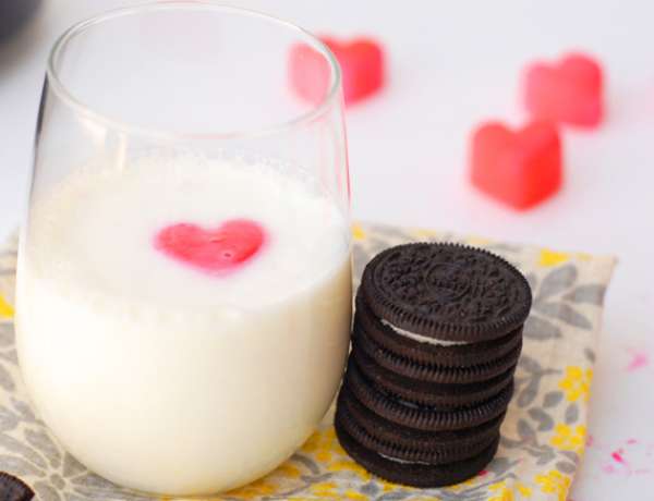 Glaçons de lait en forme de coeurs