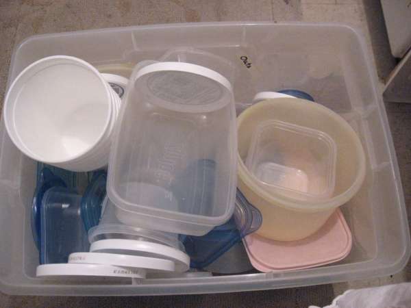 Perdre les couvercles des boîtes de conservation en plastique