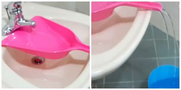 Use una pala de plástico para llevar agua del grifo al balde
