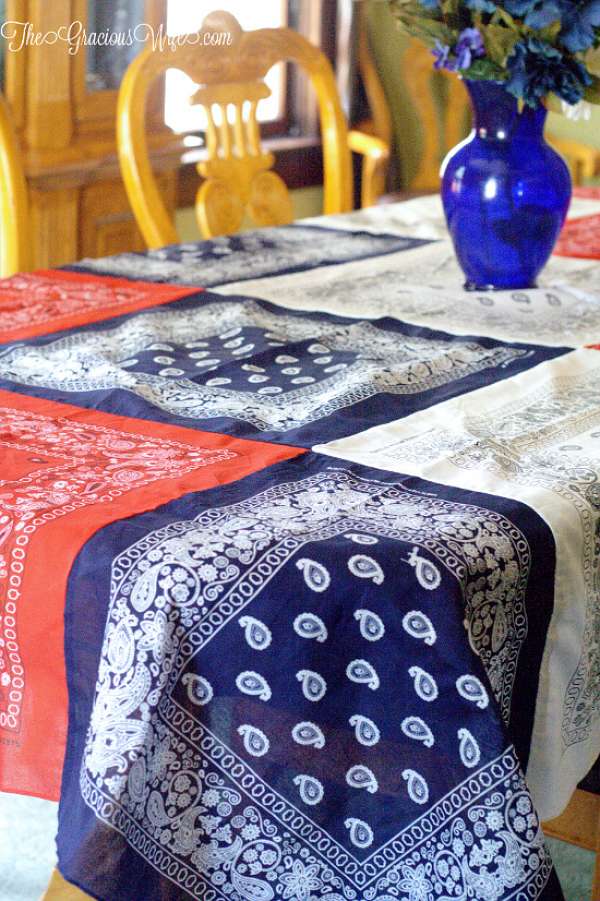 Nappe de table patchwork avec des bandanas