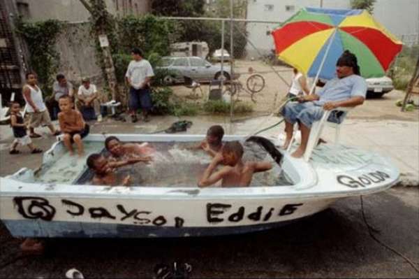 Un vieux bateau transformé en piscine pour le bonheur de tous