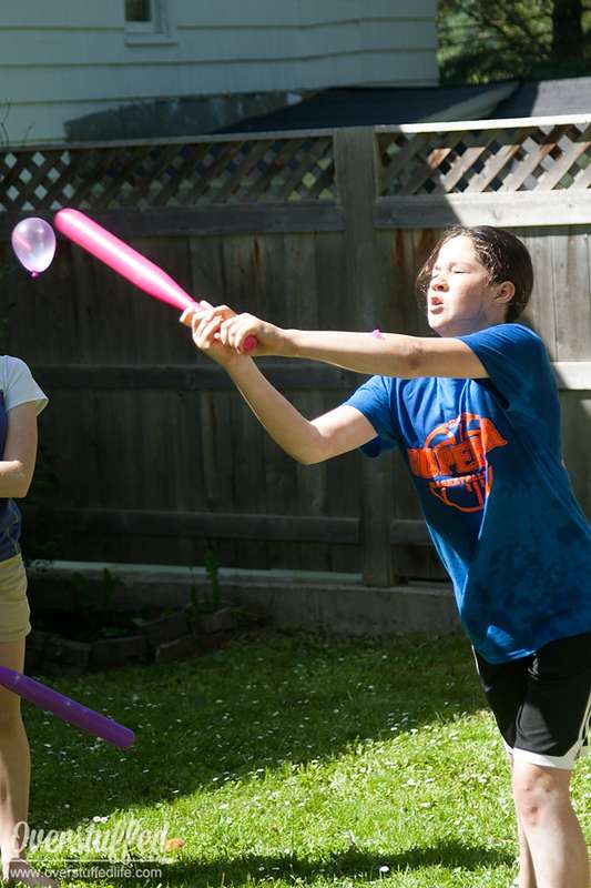Jeu de Baseball avec des ballons d'eau