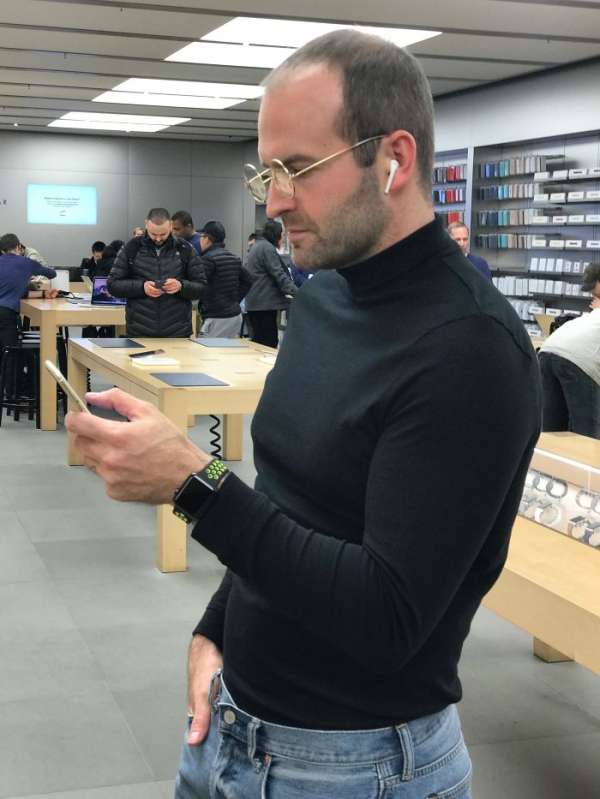 Il s'est fait passé pour Steve Jobs dans un magasin Apple