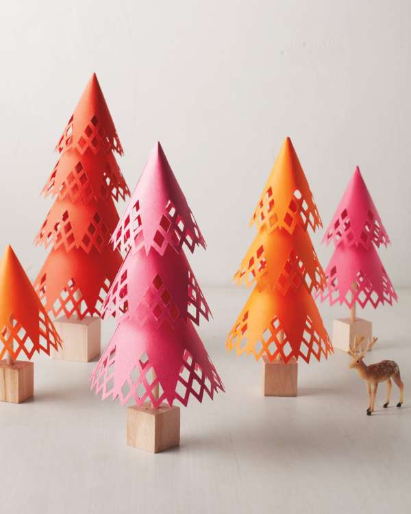 Arbres de Noël en papier percé