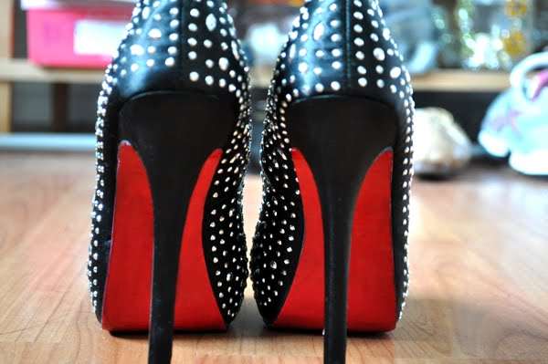 Escarpins transformés en chaussures de luxe