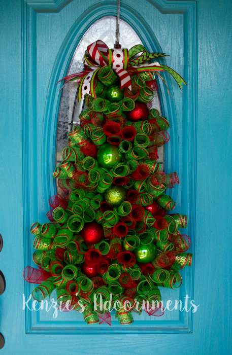 Couronne de Noel en forme de sapin