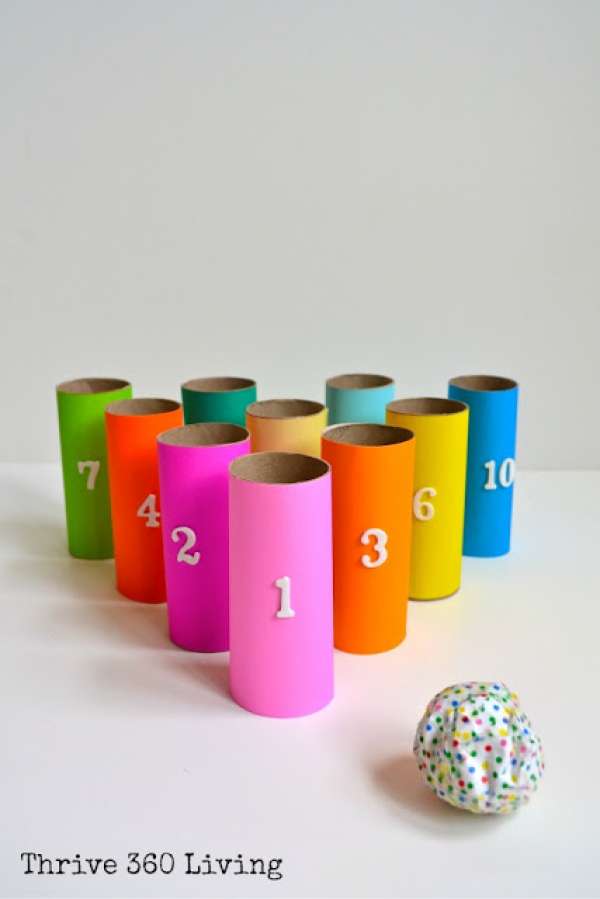 Bowling en rouleaux de papier toilette