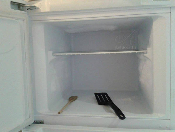 spatule dans un congélateur