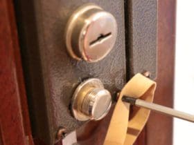 Dévisser une vis dont la tête est abîmée