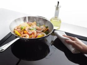 Nettoyer une plaque vitrocéramique ou induction