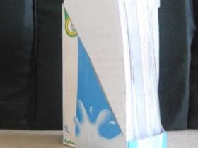 Porte-revue recyclé