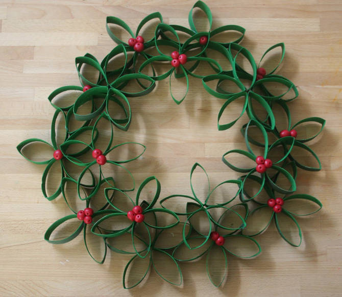 Fabriquez une Couronne de Noël avec Rouleaux de Papier Toilette