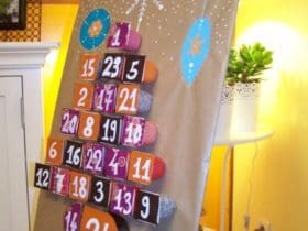Calendrier de l'avent en pots de yaourt