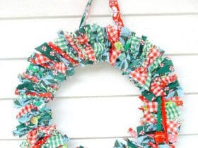Couronne de Noël Créative en Chutes de Tissus