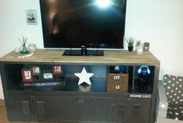 Vestiaire relooké en meuble TV