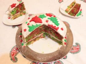 Gâteau de fête rouge et vert