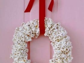 Créez une Couronne de Noël Originale avec du Pop-Corn !