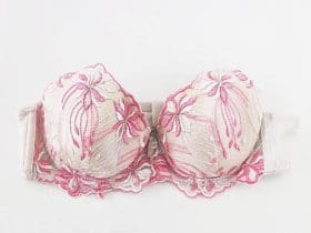 Garder ses soutiens-gorge beaux plus longtemps