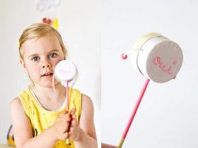 Fabriquer un tap-tap ou un tambourin pour les enfants