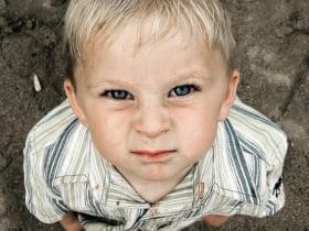 Apprendre à un enfant à ne plus mentir