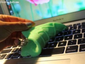 Fabriquer la pâte nettoyante ou le Slime