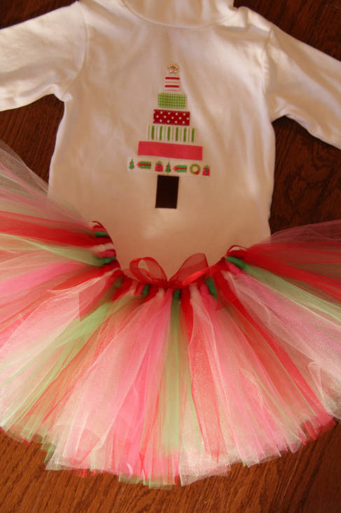 tenue de petite fille composées d'un t-shirt et d'une jupe tutu DIY sans couture