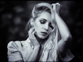 Eclaircir les coudes sombres naturellement