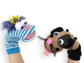 Marionnettes rigolotes avec des chaussettes