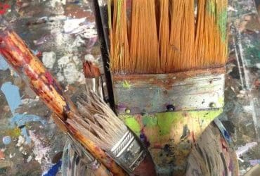 Raviver les pinceaux durcis