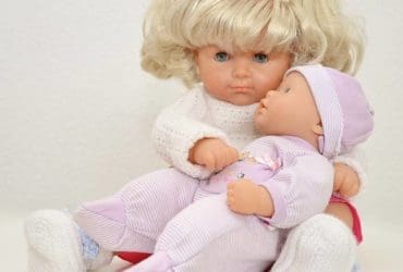 Démêler les cheveux des poupées