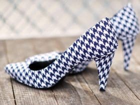 Personnaliser des escarpins avec du tissu