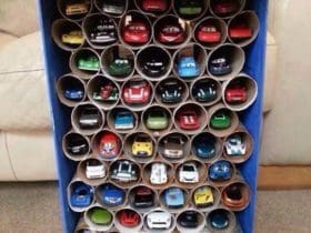 Fabriquez un Garage Astucieux pour les Petites Voitures de Votre Enfant !