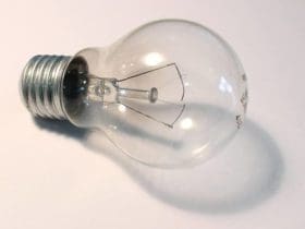 Vider une ampoule usagée