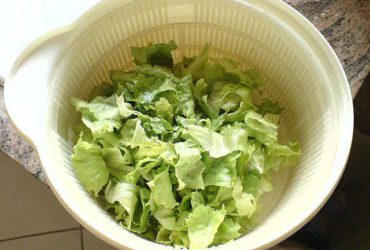 Nettoyer efficacement une salade