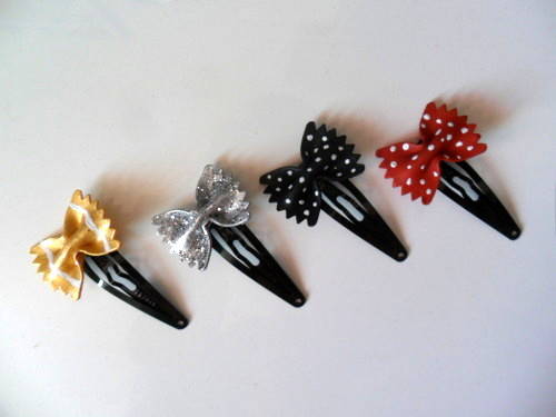 Barrettes avec des pâtes farfalles