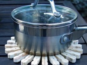 Dessous de plat en pinces à linge