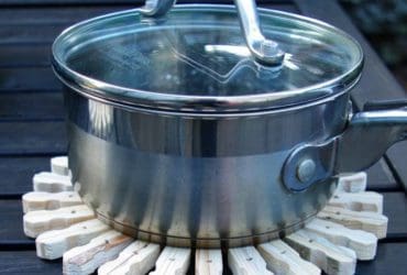 Dessous de plat en pinces à linge