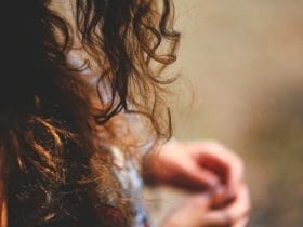 Lotion avant-shampoing pour cheveux épais et crépus